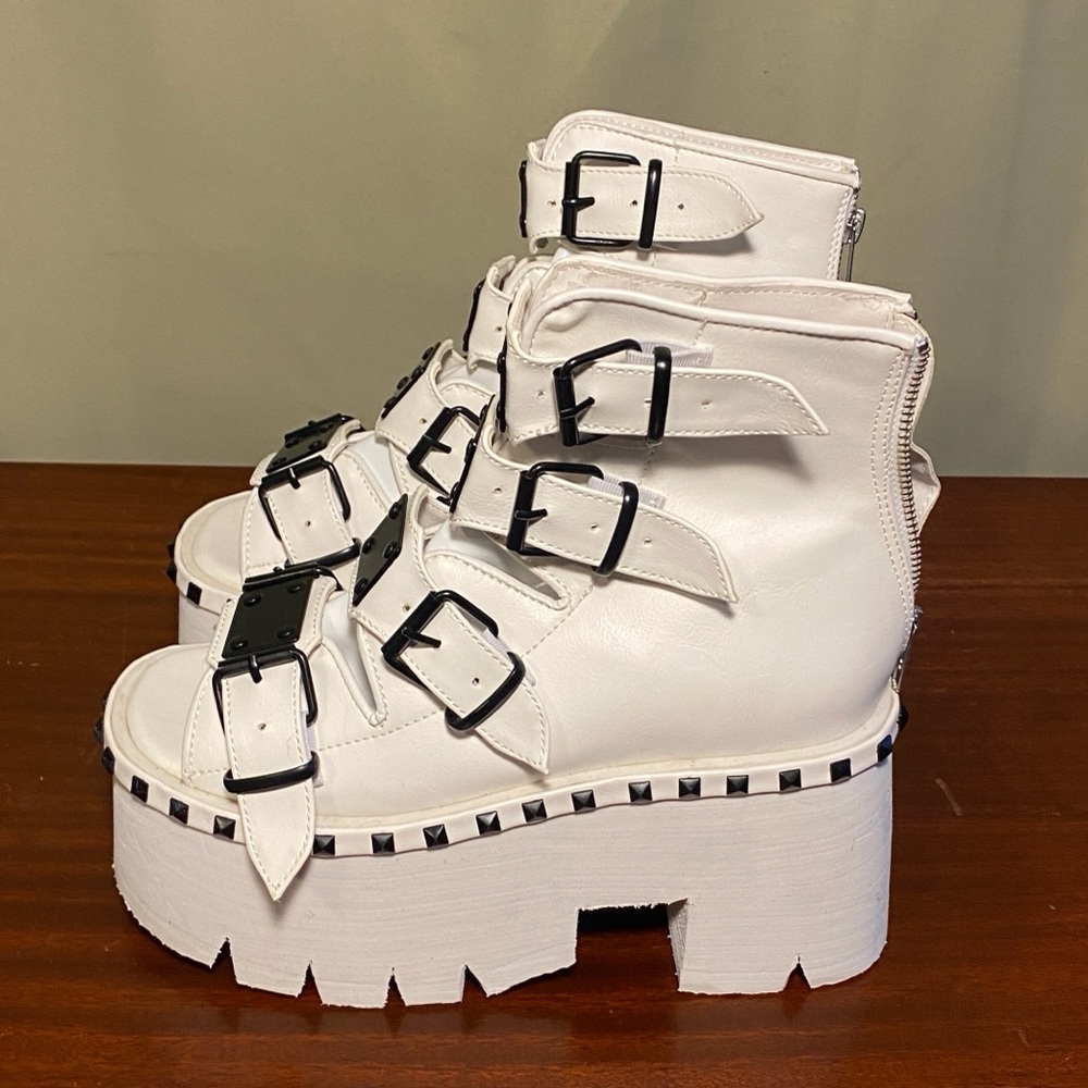 Demonia Ashes-70 White Vegan Leather Chunky Heel Platform Ankle Boot WMNS 8